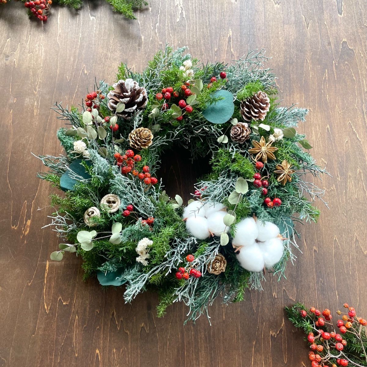 大きめ プリザーブドフラワー＊ふんわり針葉樹クリスマスリース 冬の彩り