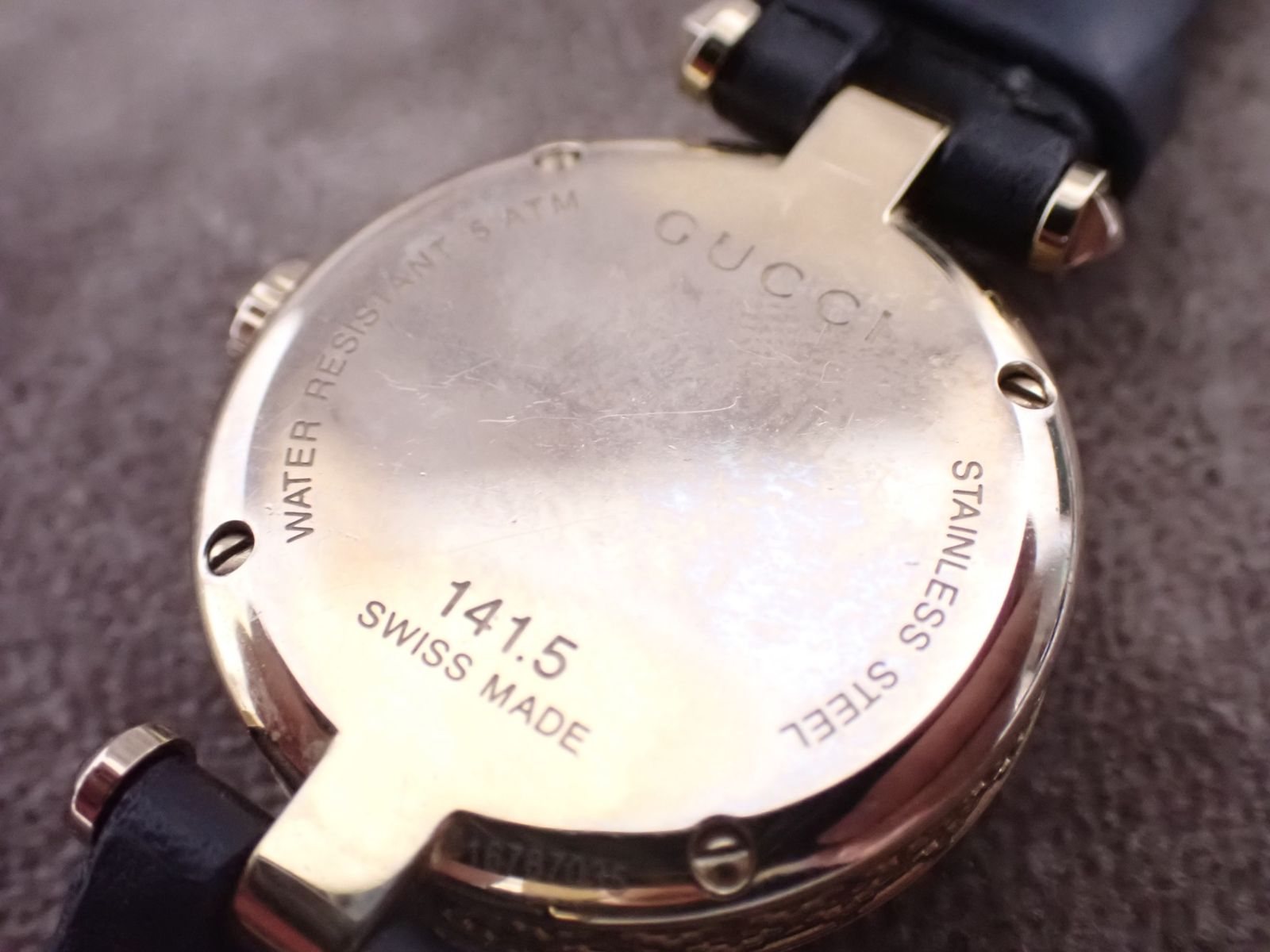 グッチ シェル文字盤