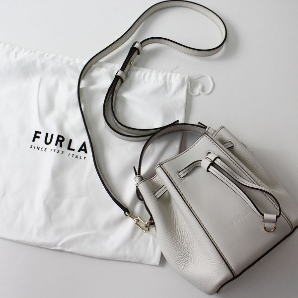 極美品 FURLA フルラ MIASTELLA mini バケットバッグ/ライトグレー 巾着 レザーショルダーバッグ ミアステラ ミニ【2400013318334】 極美品 FURLA フルラ MIASTELLA mini バケットバッグ/ライトグレー