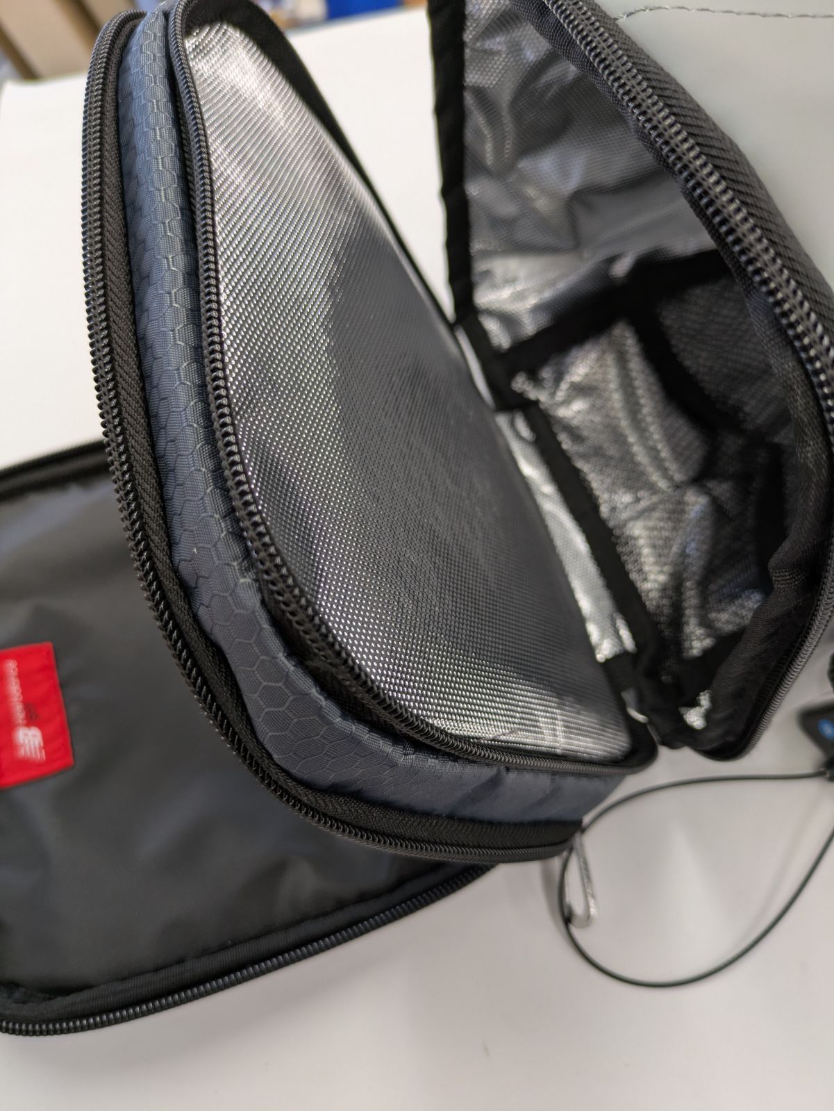 ☆未使用パーリーゲイツ×ニャロメコラボ ゴルフボールケース ポーチ猫ねこ