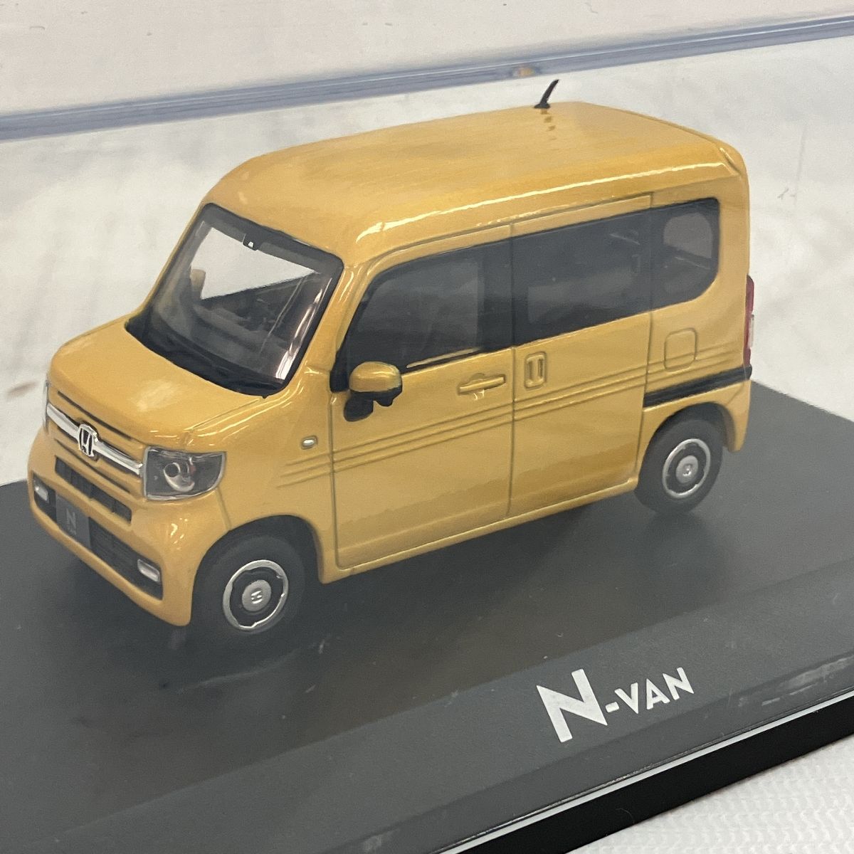 1/43 ホンダ 新型N-VAN Nバン エヌバン カラーサンプル ディーラー特注 ミニカー プレミアムイエロー・パールII 中古 C9339384  - メルカリ