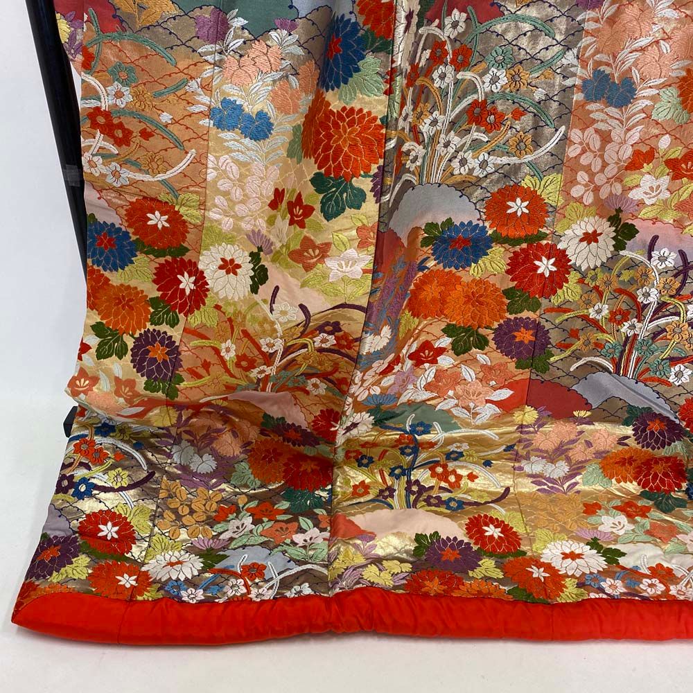 色打掛 正絹 鶴 刺繍 金 打掛 Mサイズ 裄65 花嫁衣裳 婚礼 リサイクル