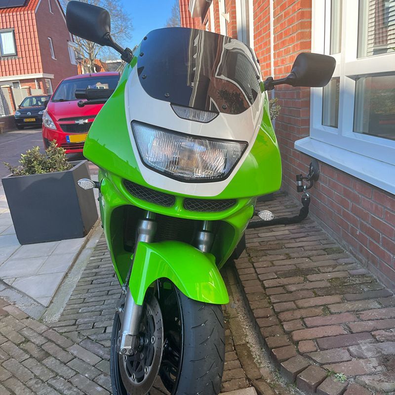 KAWASAKI ZX6R 1995〜1997年式対応 フロントウインドスクリーン ブラック 風防パーツ 目立つ外装ドレスアップに最適