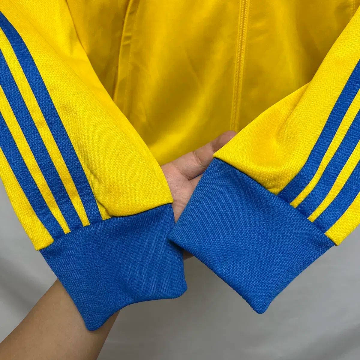 【希少】adidasジャージ　サッカースウェーデン代表　バイカラー　黄色青2XL 希少】adidasジャージ サッカースウェーデン代表 バイカラー