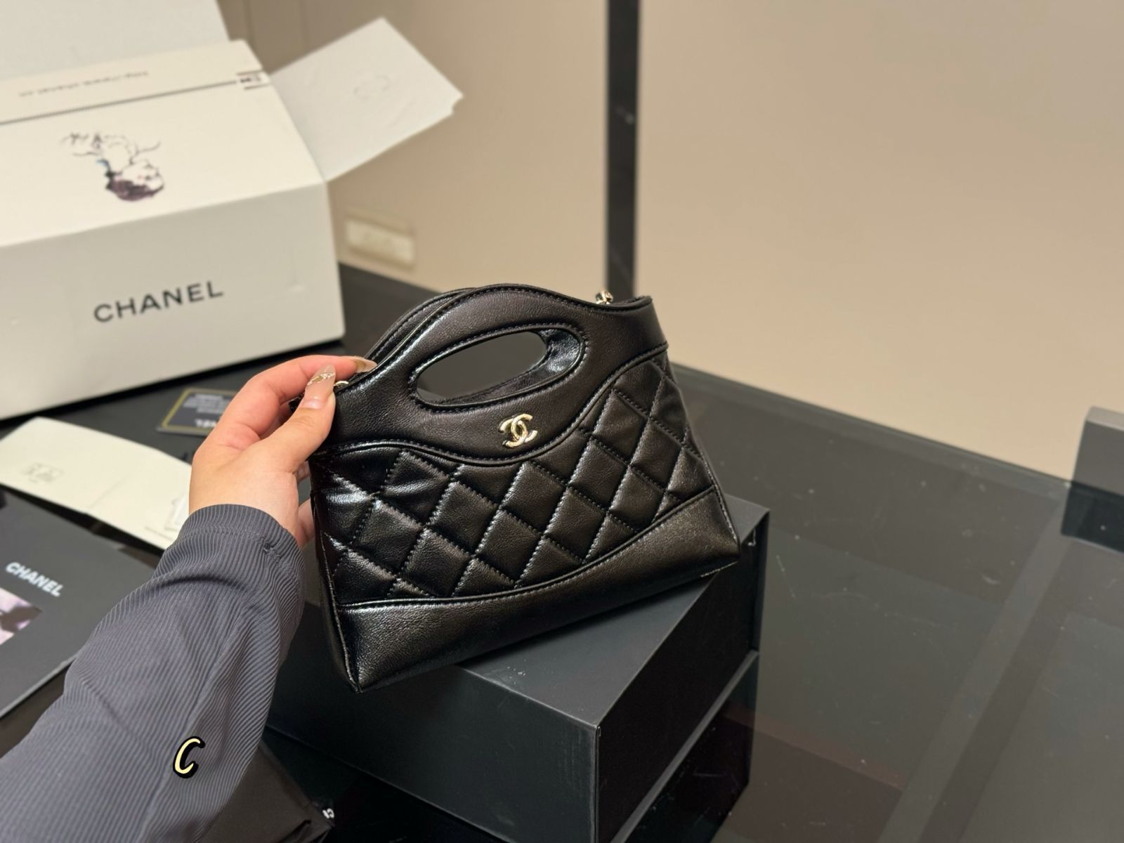 今日特価】Chanel 23A 横版 31 ミニバッグ サイズ 20×14cm 絶品
