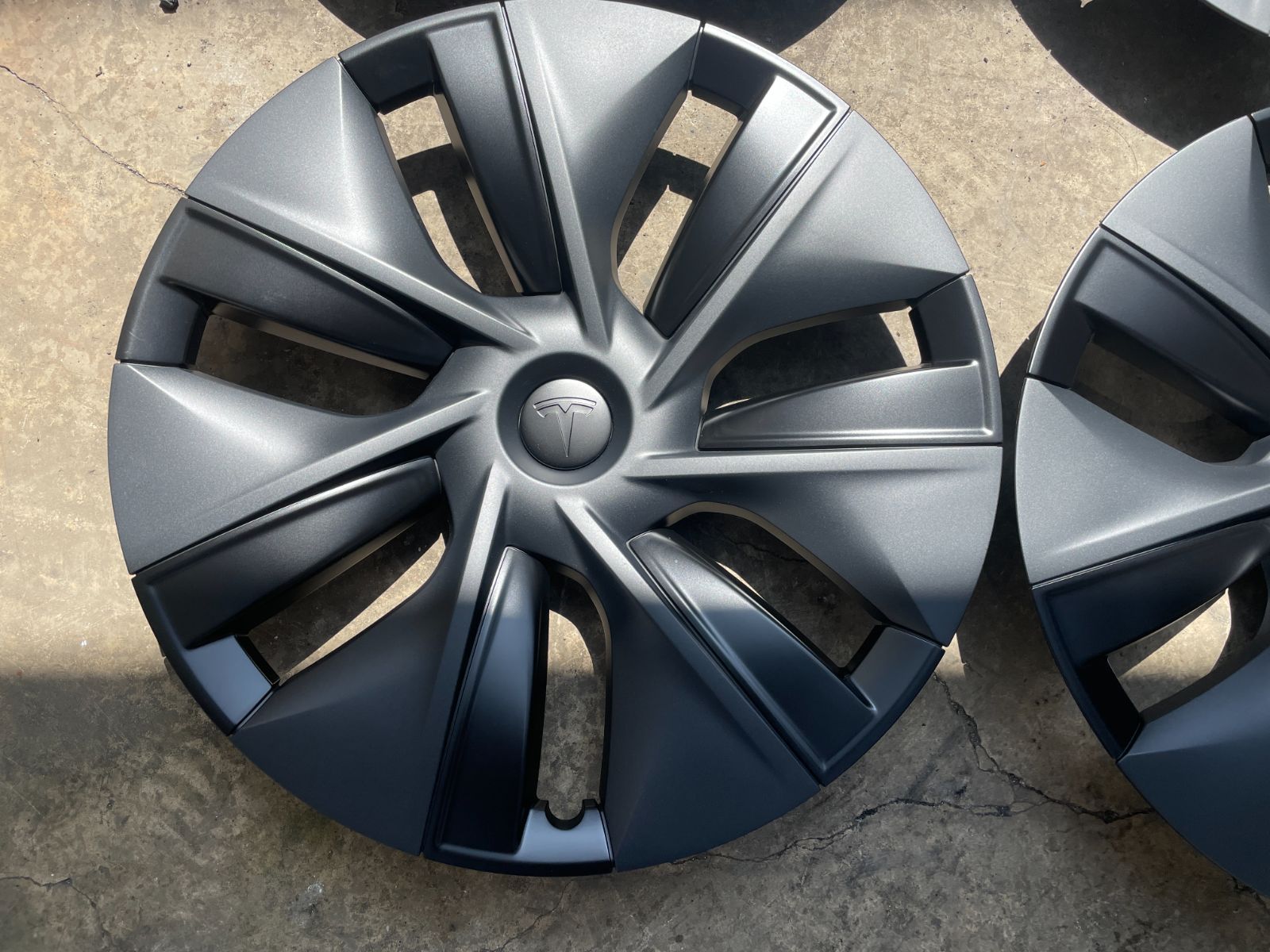 テスラ モデルY R2 03～ 19インチ ホイールカバー 菅80