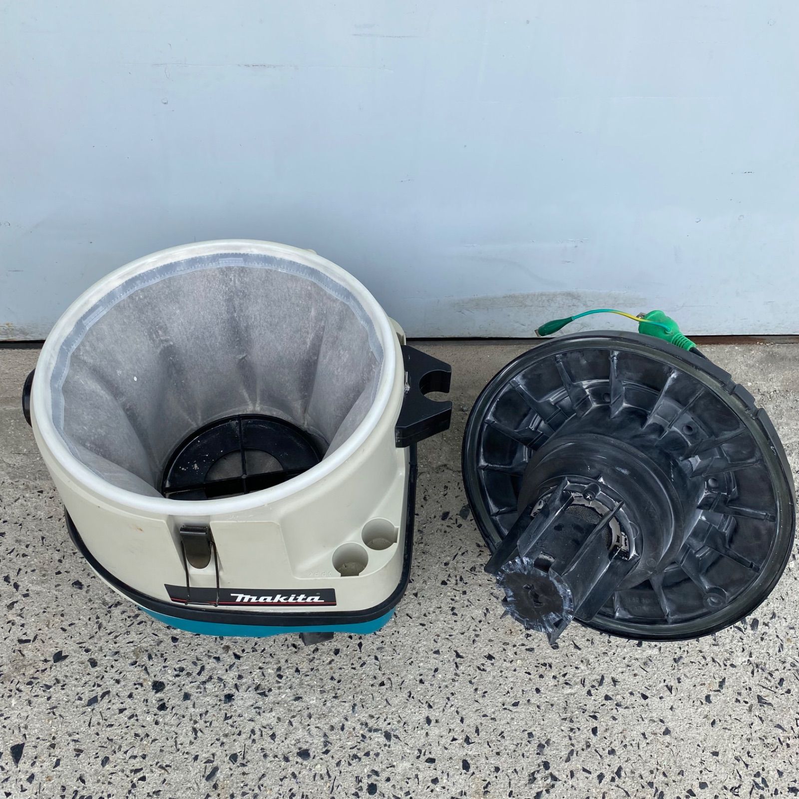 マキタ 集じん機 435 業務用 乾湿両用 強弱2スピードタイプ 1050W 通電 