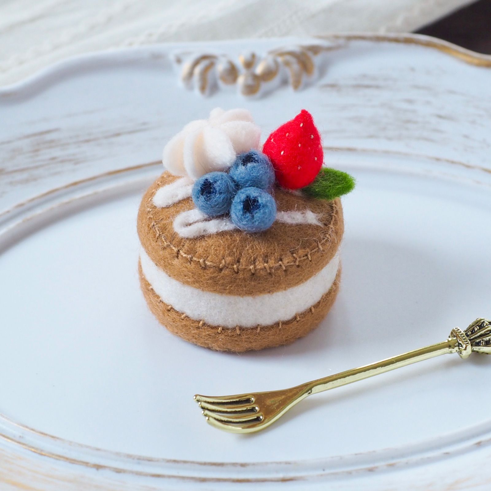 苺とブルーベリーのケーキ フェルトケーキ フェルト雑貨