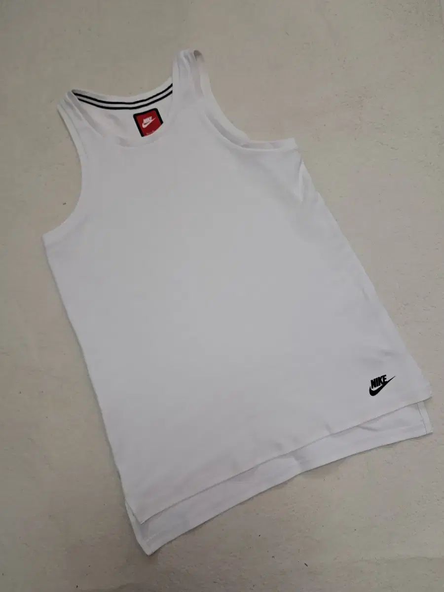 【雷市場（ポンジャン）商品韓国直送】Nike(ナイキ） ノースリーブ