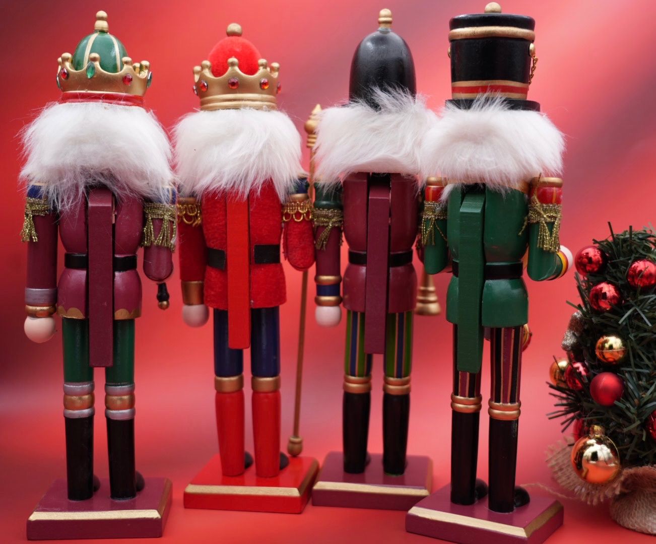 くるみ割り人形30cm 4個セット WWW_OLIVIERBERNSTEIN_COM