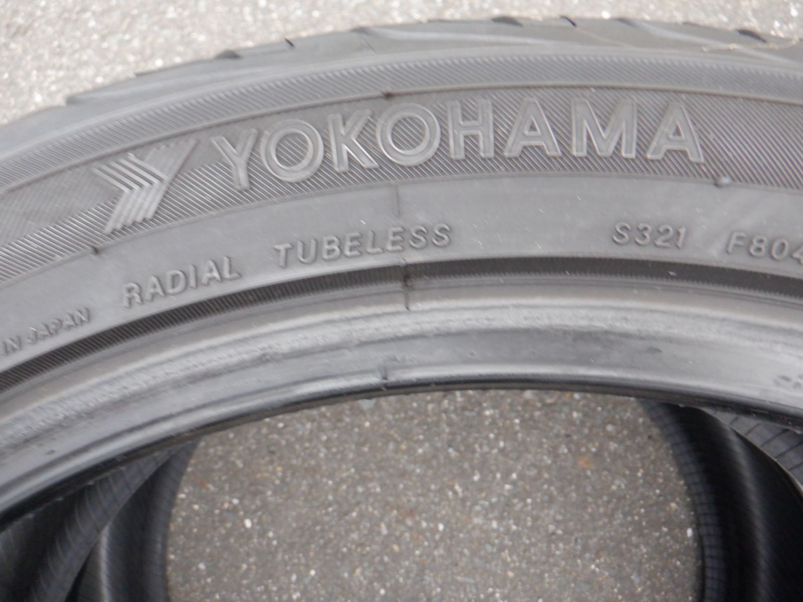 バリ山 215 45R18 ２本 ヨコハマ AVIDエンビガー ノア ヴォクシー レガシィ エクシーガ マツダ３ アクセラ ボルボC30等に