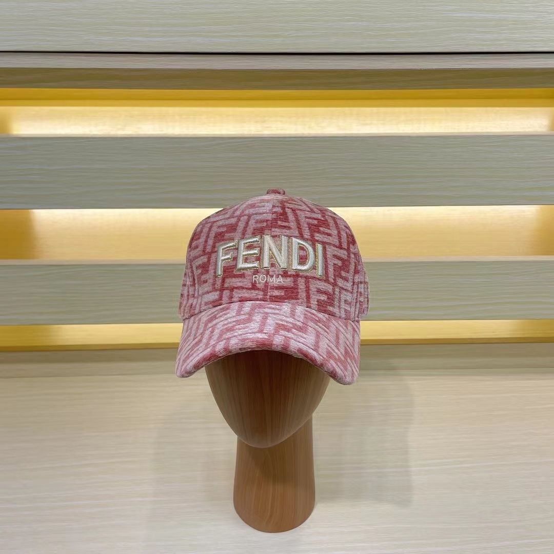 美品FENDI ROMA フェンディ ズッカ キャンバス レザー キャップ ズッカ柄デザイン帽子