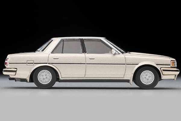 トヨタ クレスタ スーパールーセント ツインカム24（ベージュ）86年式 LV-N137c【トミーテック社1/64ミニカー】【トミカの時】