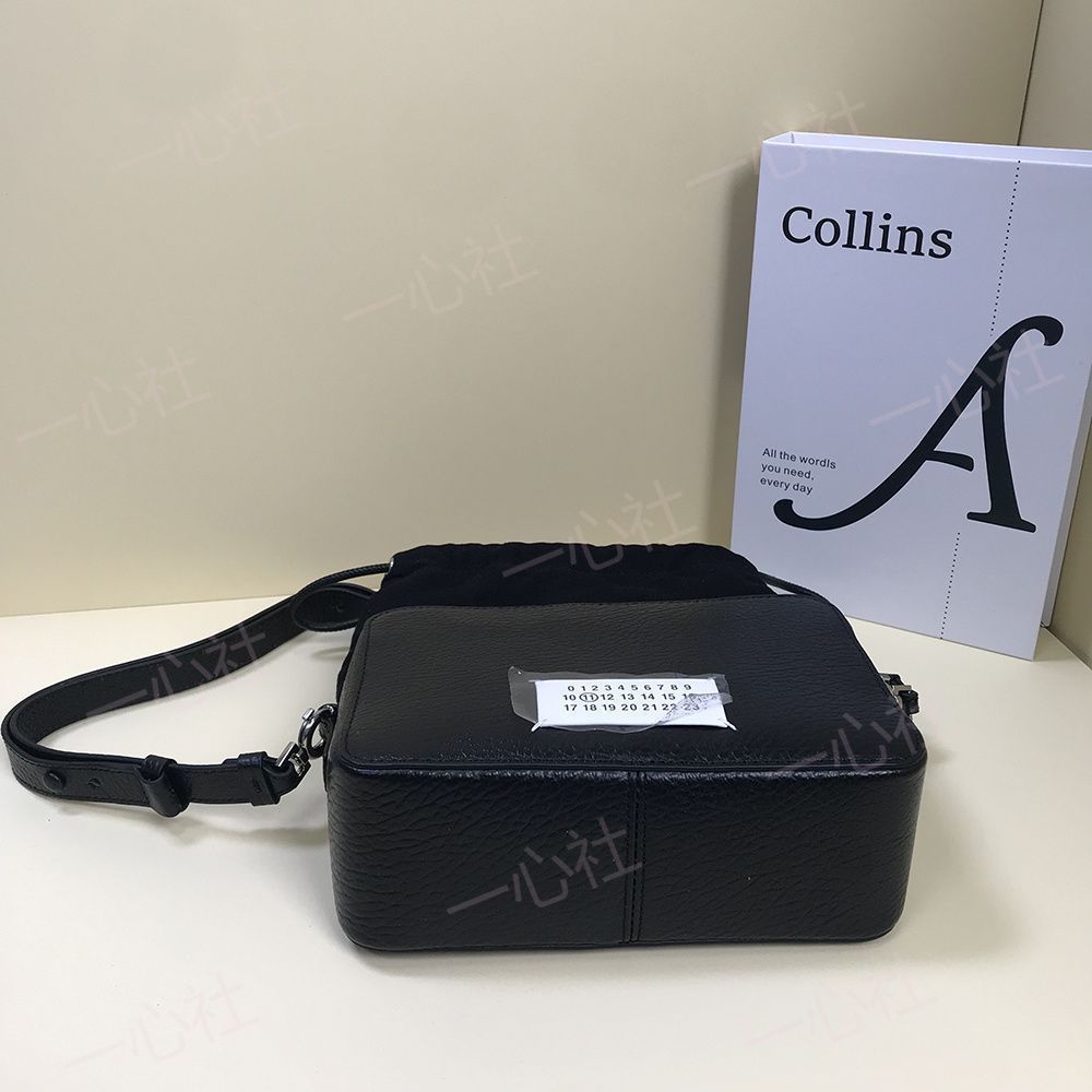 割引中！Maison Margiela 5ACカメラバッグ ユニセックス P199 - メルカリ 