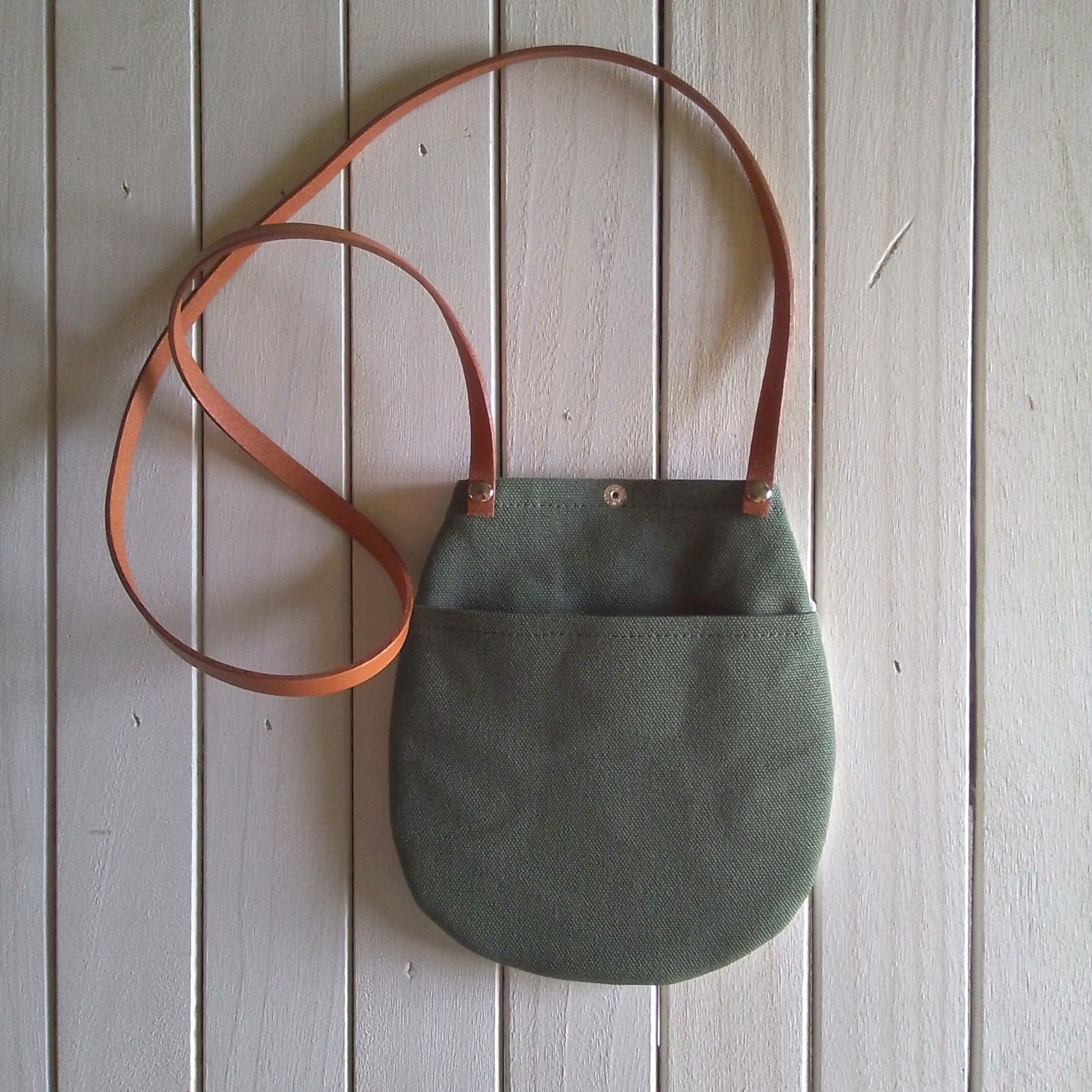 ✳スマホpochette✳ミナペルホネン tambourine/ホワイト×ミント 再販