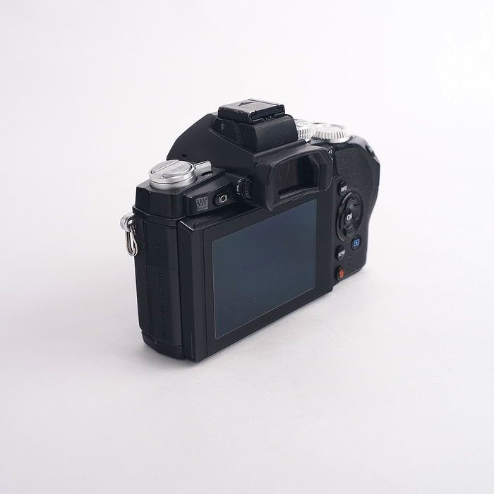 Amazon | OLYMPUS ミラーレス一眼 OM-D M1 ボディ ブラック 防塵