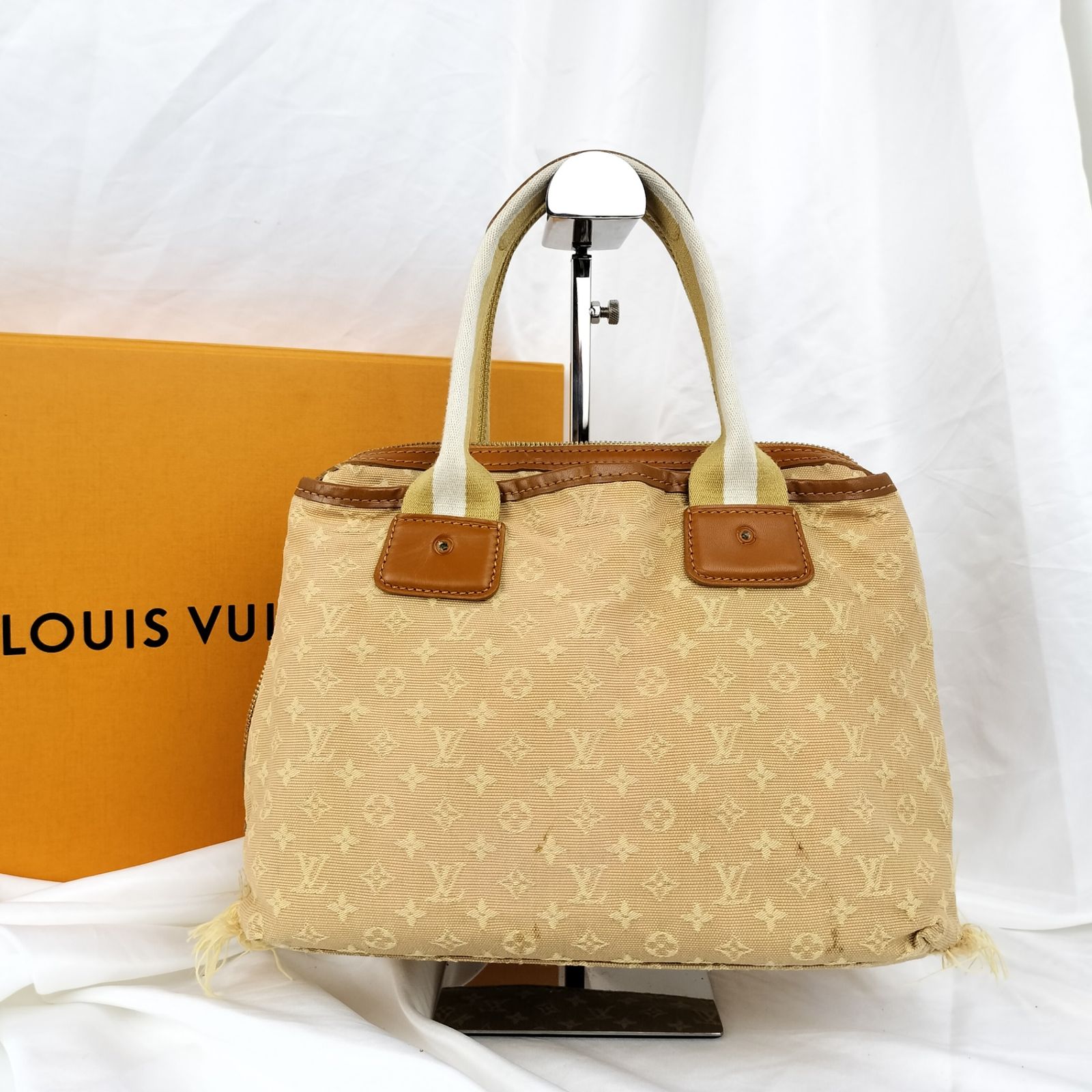 ルイ・ヴィトン M92505 モノグラムミニ サックマリー ケイト ベージュ