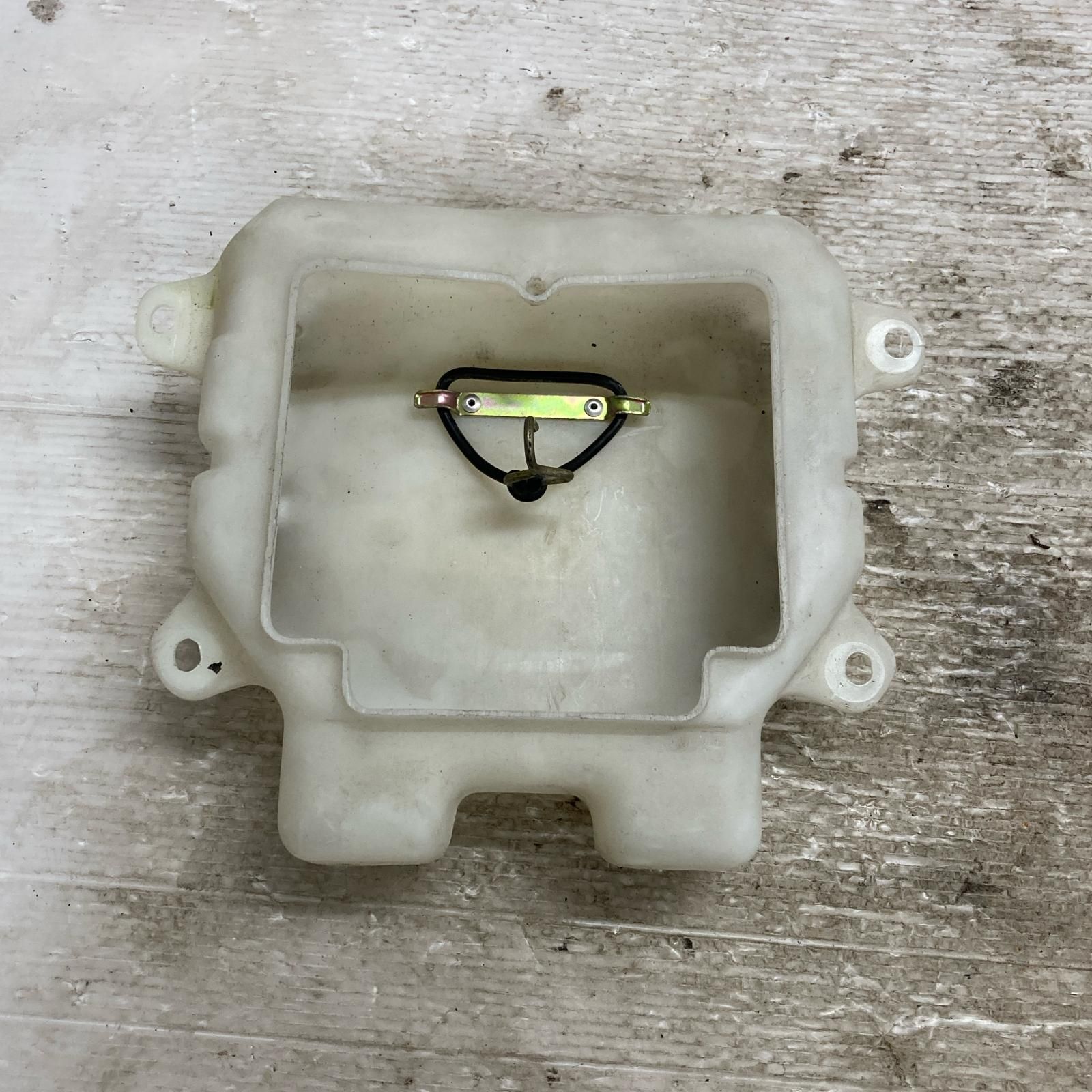 SUZUKI GSX-R400 GK73A シート ボックス スズキ