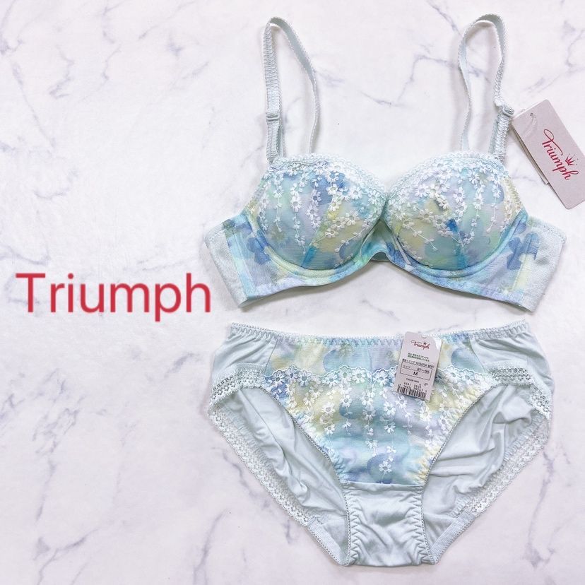 新品タグ付き】Triumph トリンプ ブラジャー B70 ショーツ M