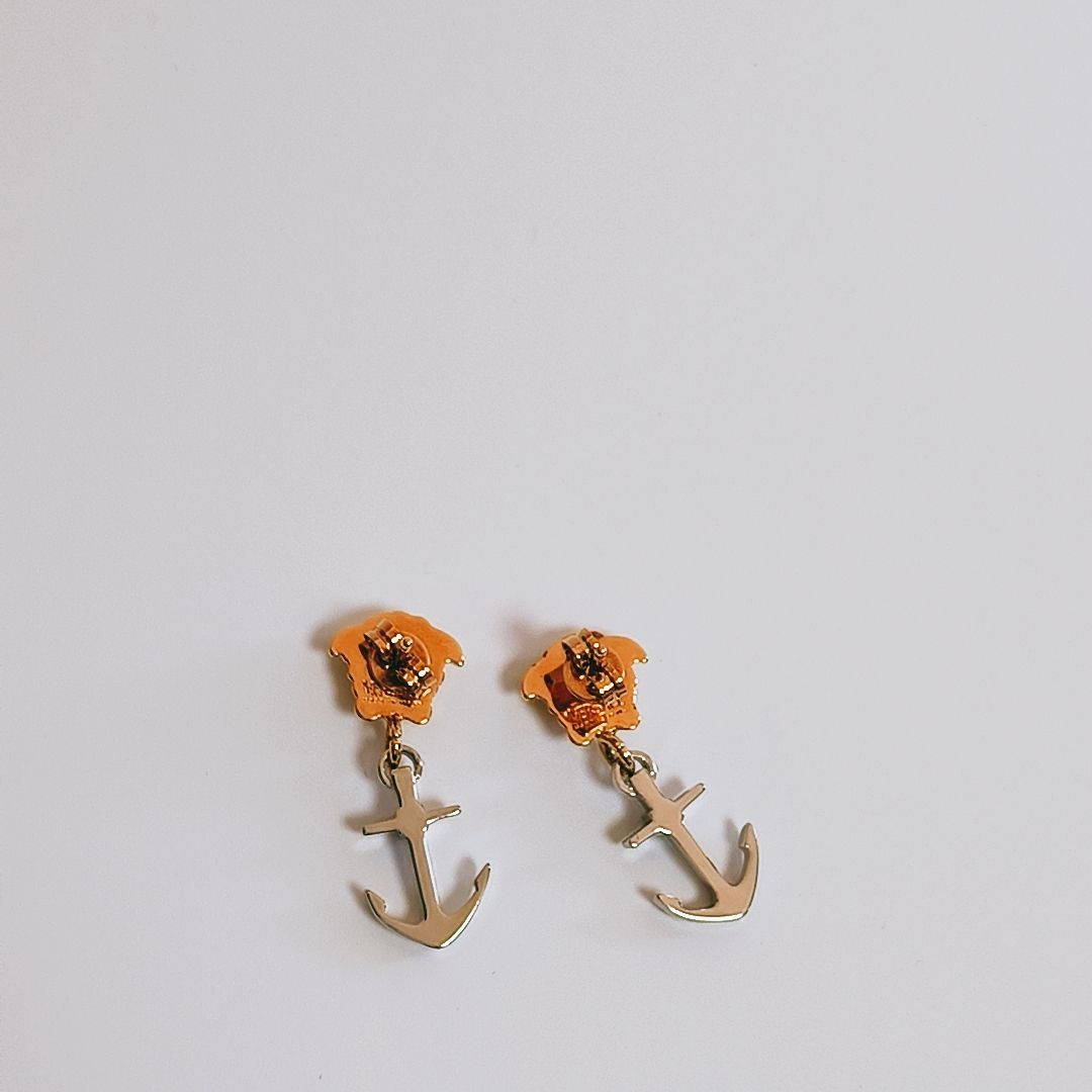 【新品未使用】VERSACE アンカー メデューサピアス ゴールドシルバー 新品未使用】VERSACE アンカー メデューサピアス ゴールドシルバー