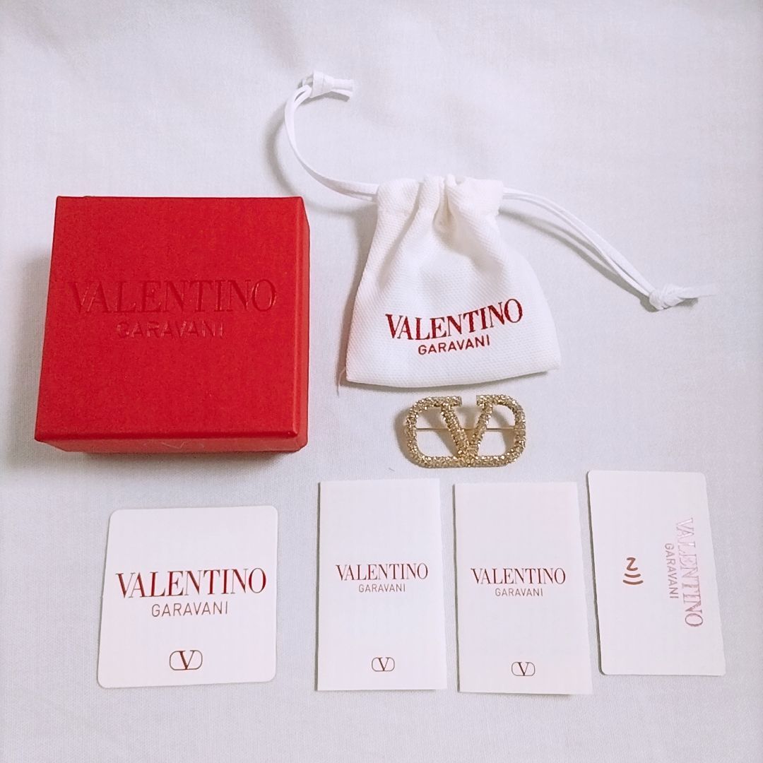 VALENTINO Vロゴ シグネチャー メタル ブローチ