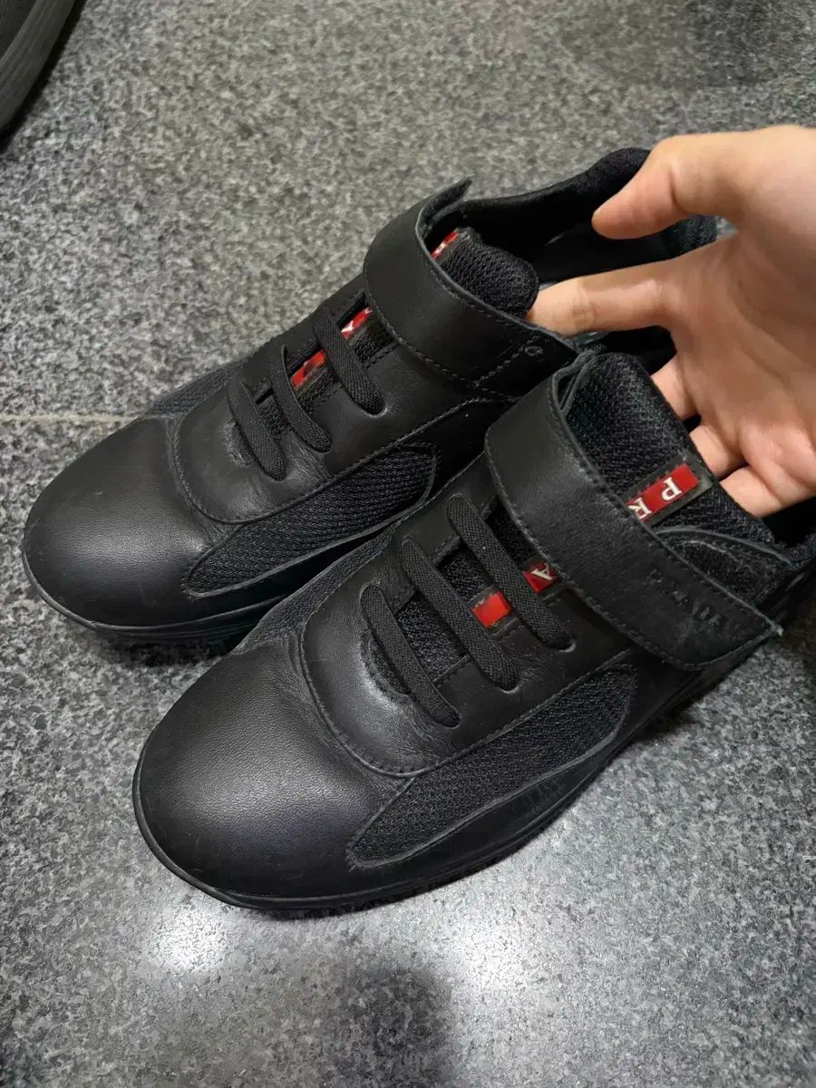PRADA プラダ キッズ スニーカーズ