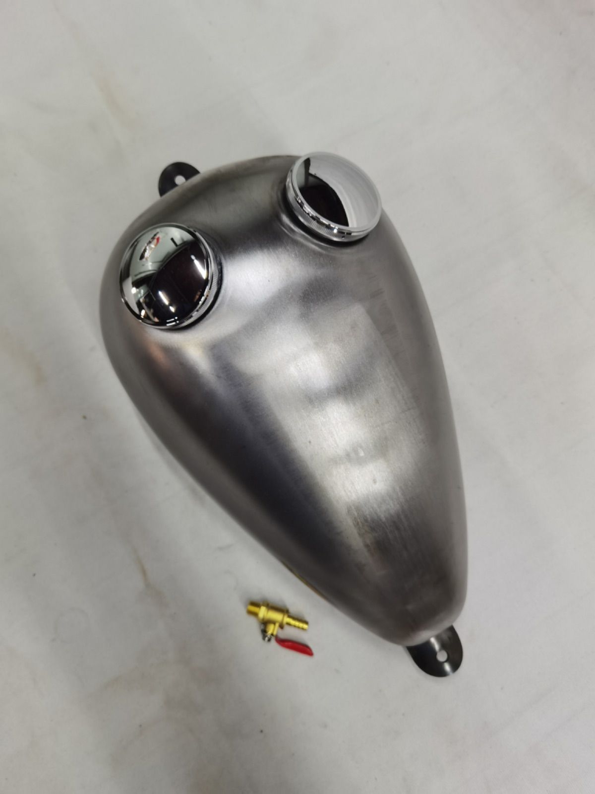 マスタングタンク　タンクキャップ・コック付 T-25 汎用品 ハーレー ワンオフ マスタングタンク キャップ