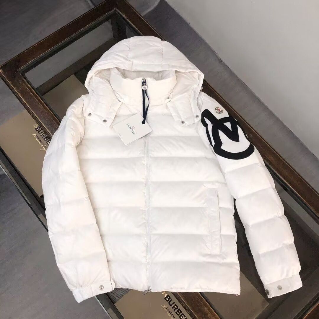 モンクレールMONCLER  モンクラーダウンジャケット  ホワイト