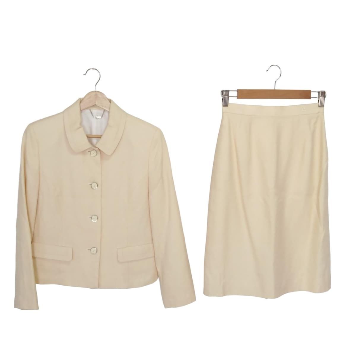 72   ❣️クレージュCourreges. ベージュセットアップスーツ　　38 COURREGES(クレージュ) スカートスーツ レディース - ベージュ