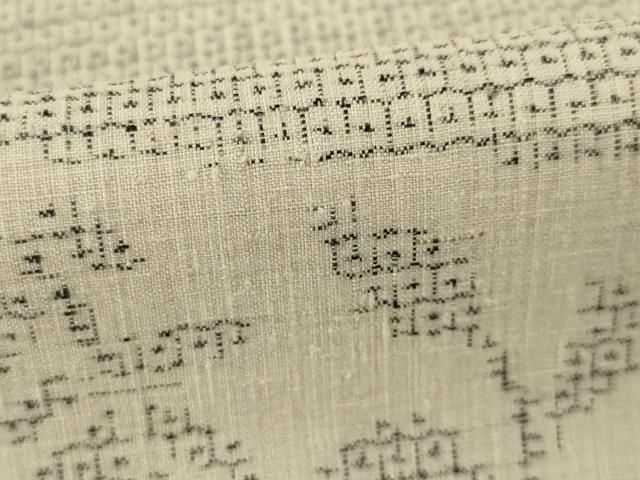 平和屋着物○本場結城紬 重要無形文化財 100亀甲 花唐草文 正絹