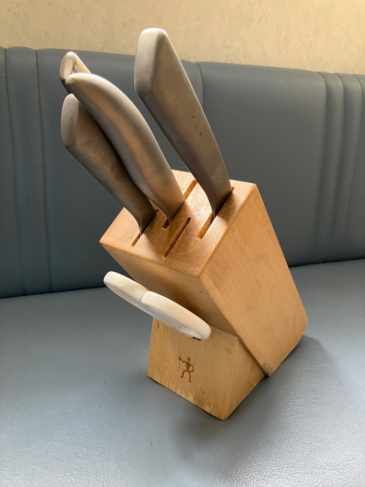 包丁セット ステンレススチール製 4本とキッチンハサミ 包丁置きのセット