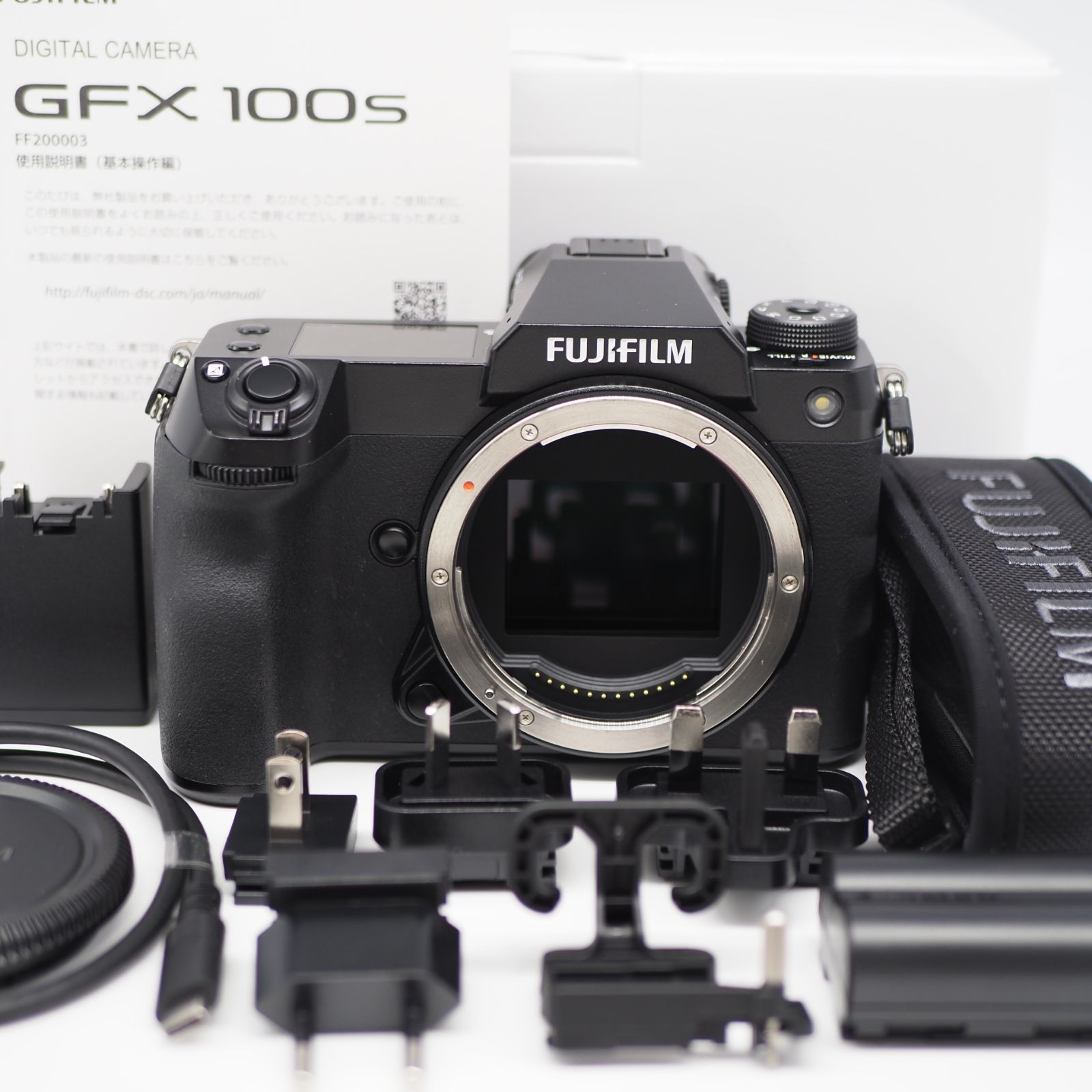 □2451ショット□ FUJIFILM GFX 100S ボディ ブラック - デジタルカメラ