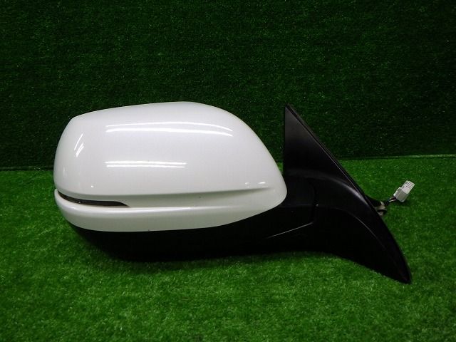 ホンダ RU ヴェゼル 右ドアミラー NH788P 8P 250512014