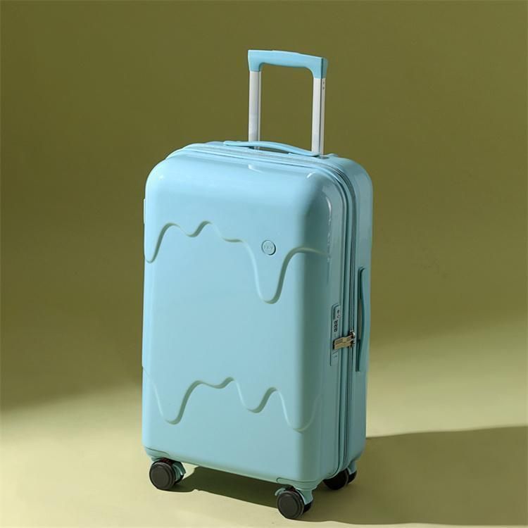 USBポート付き カップホルダー搭載