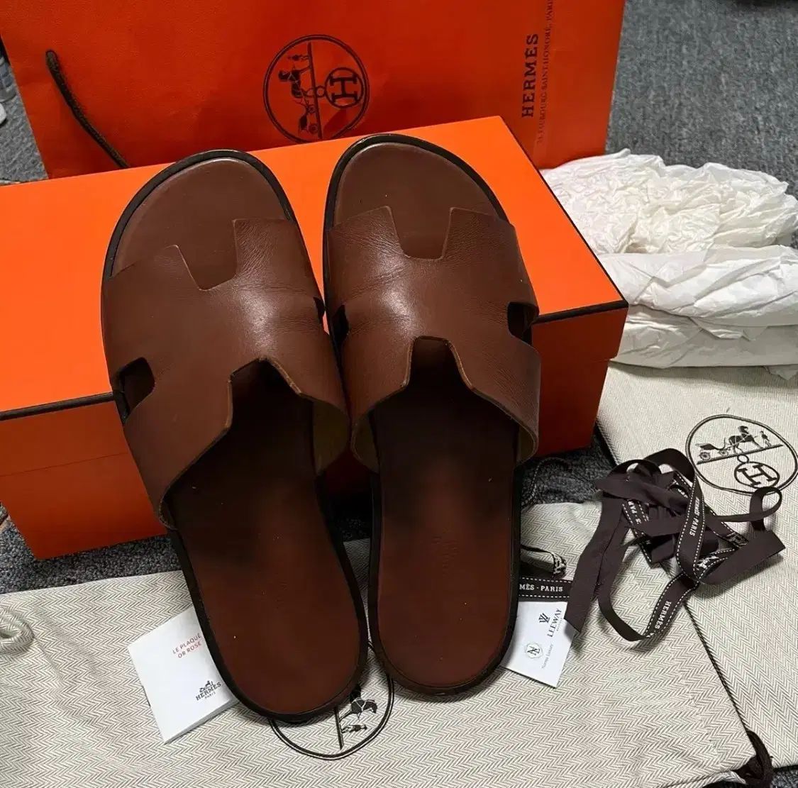 HERMES ブラウンレザーサンダル Hロゴ エルメス HERMES サンダル ブラウン レザー トング Hロゴ HERMES