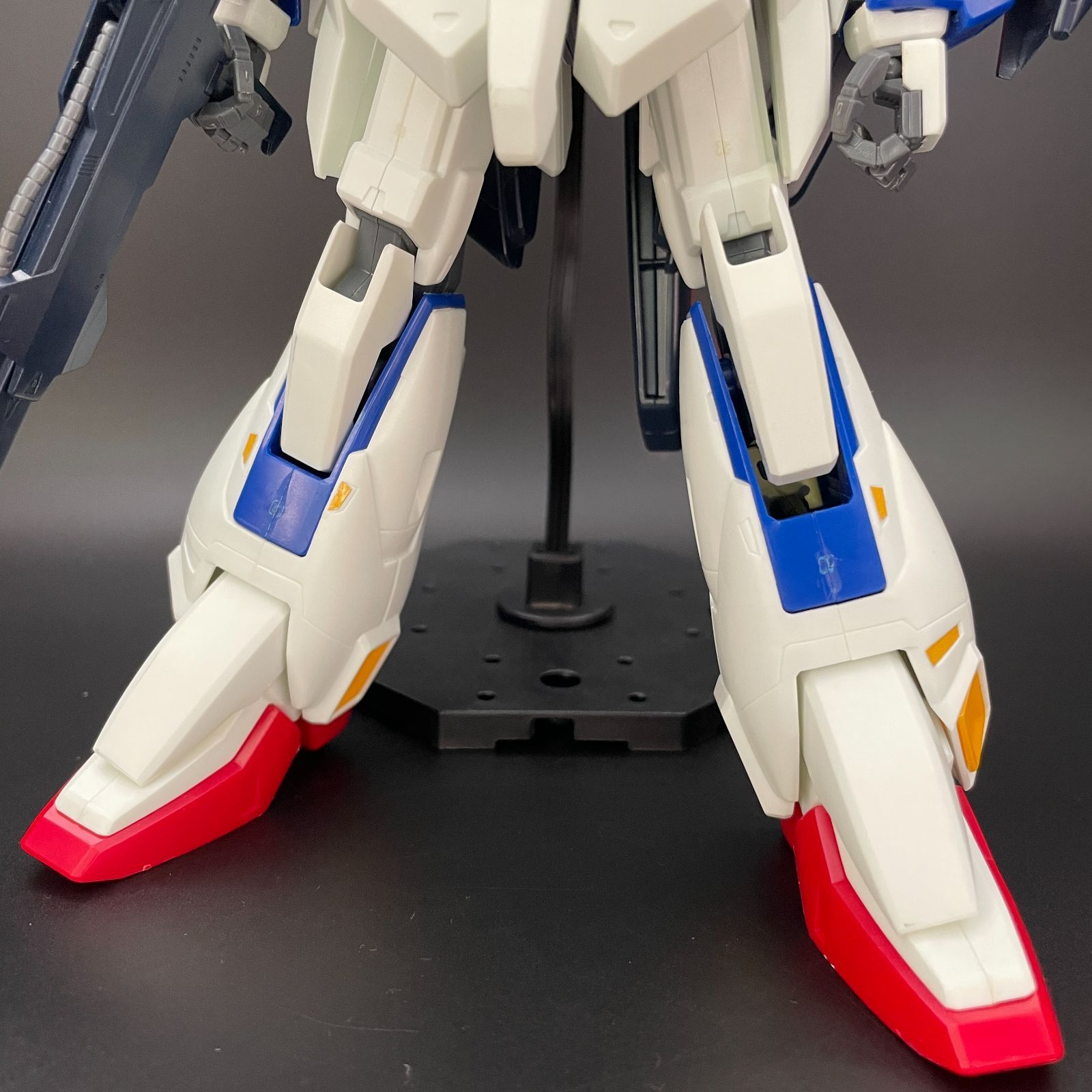MG/TheOrigin版ガンダム＋アクションベース付き（中古品） ガンプラ【中古品】 MG 1/100 Zガンダム（Ver.1.0 旧MG