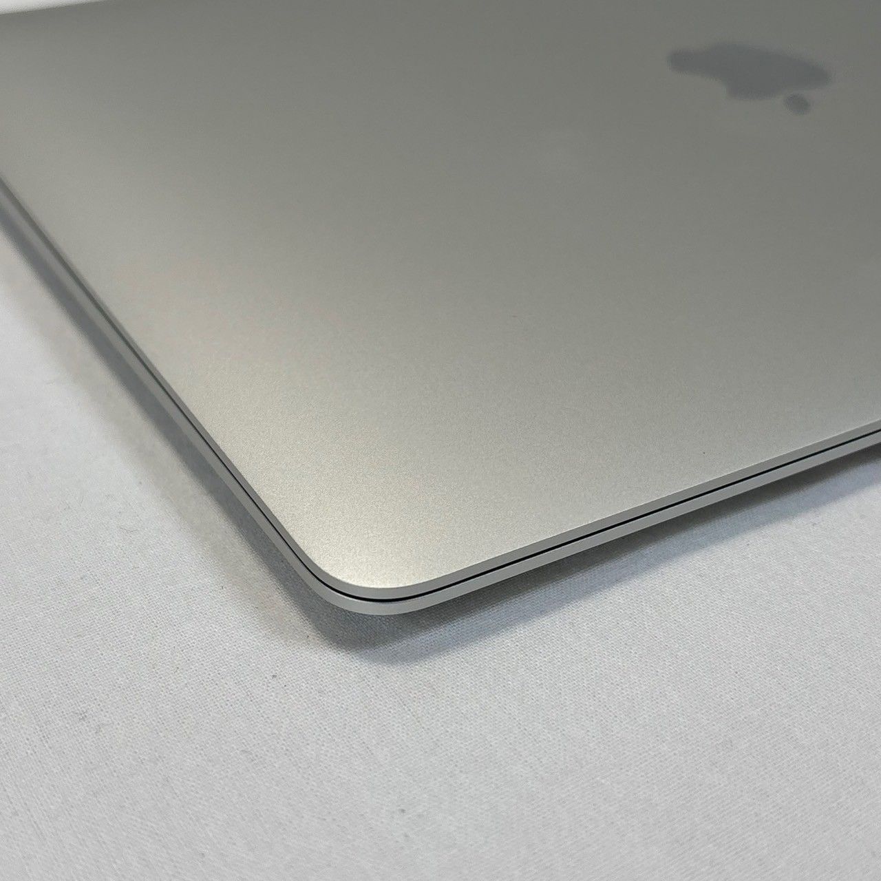 美品✨MacBook Air M1 8GB 256GB バッテリー98% シルバー - メルカリ