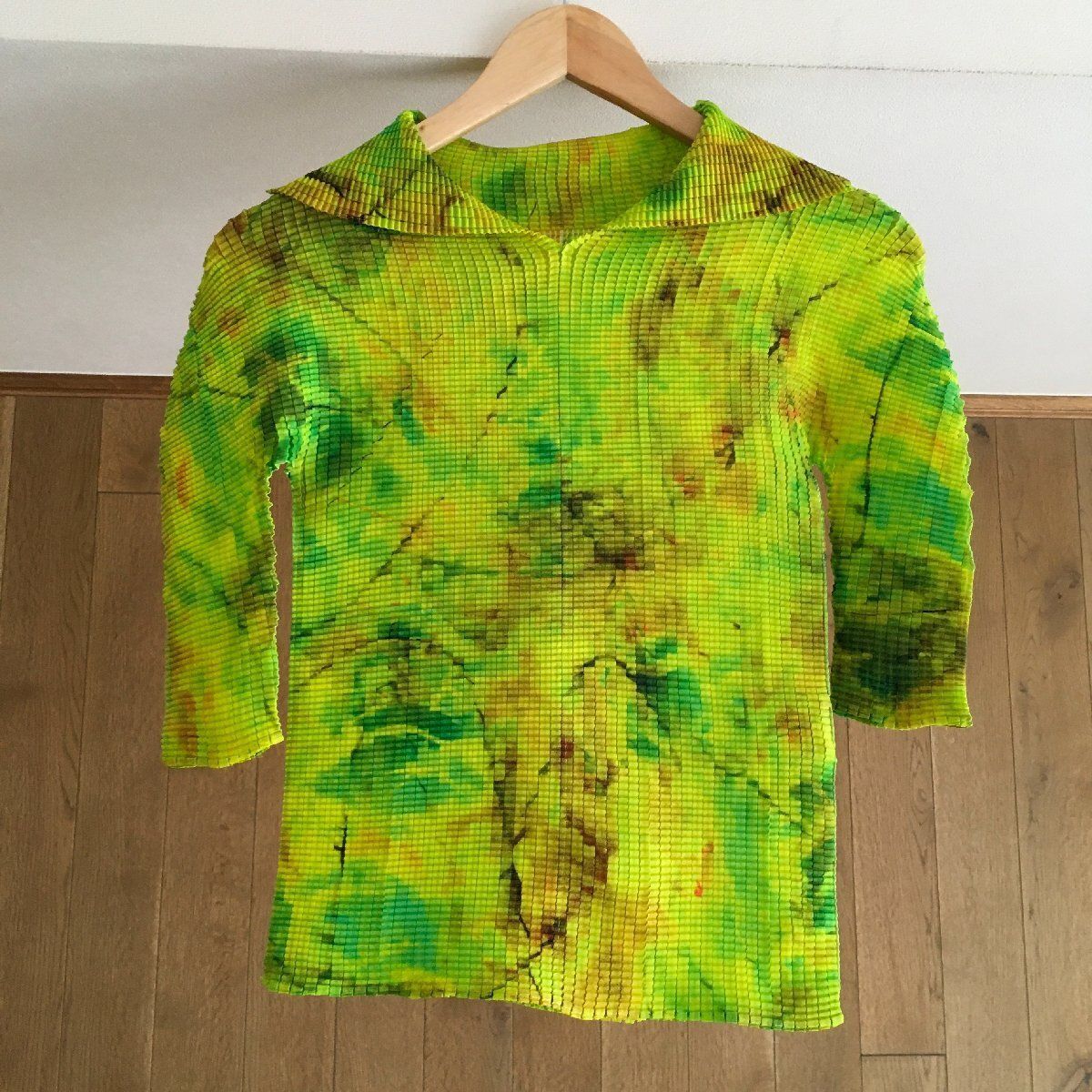 訳あり品　イッセイミヤケ　トップス 美品 ISSEY MIYAKE FETE イッセイミヤケ トップス2 IF82FJ274