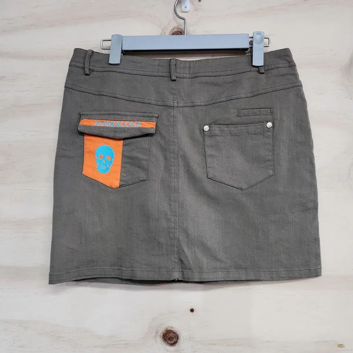 823 MARK - LONA マークアンドロナ レディース ゴルフスカート