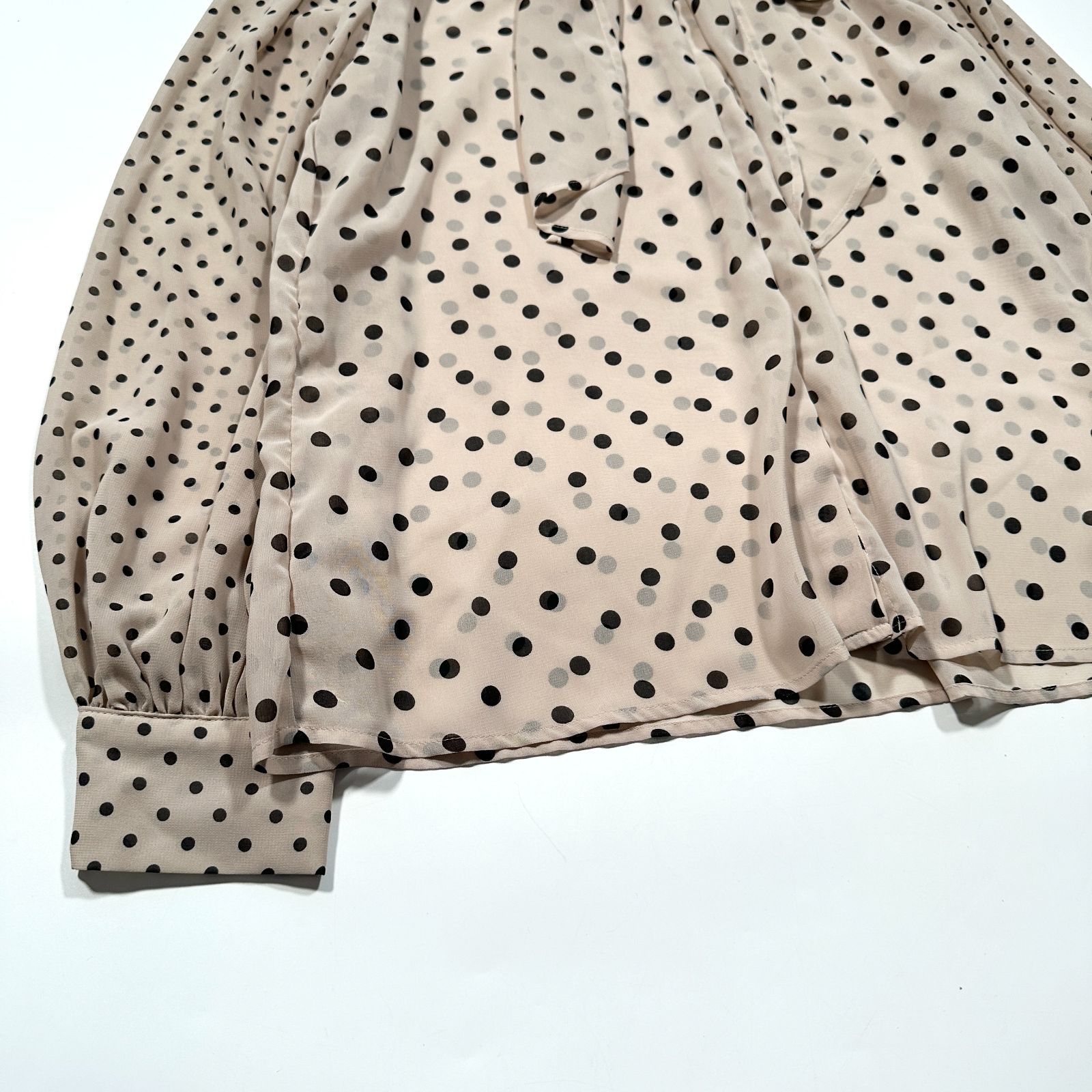 sheller シェリエ ランダムドッドボウタイブラウス F お大人 sheller シェリエ ランダムドッドボウタイブラウス F お大人