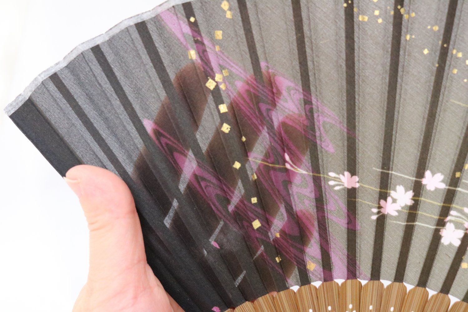 ピンクブラック