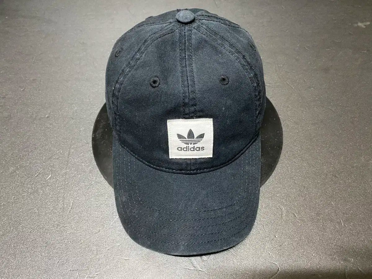 【雷市場（ポンジャン）商品韓国直送】 Adidas vintage cap (ボールキャップ)