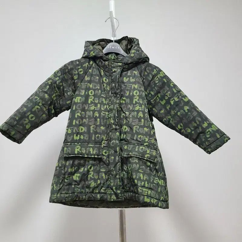 【雷市場（ポンジャン）商品韓国直送】 FENDI(フェンディ) 4A 4 税金 107 ダウンジャケット ロング丈 ブルゾン ジャケット C -ジャンパー- 170