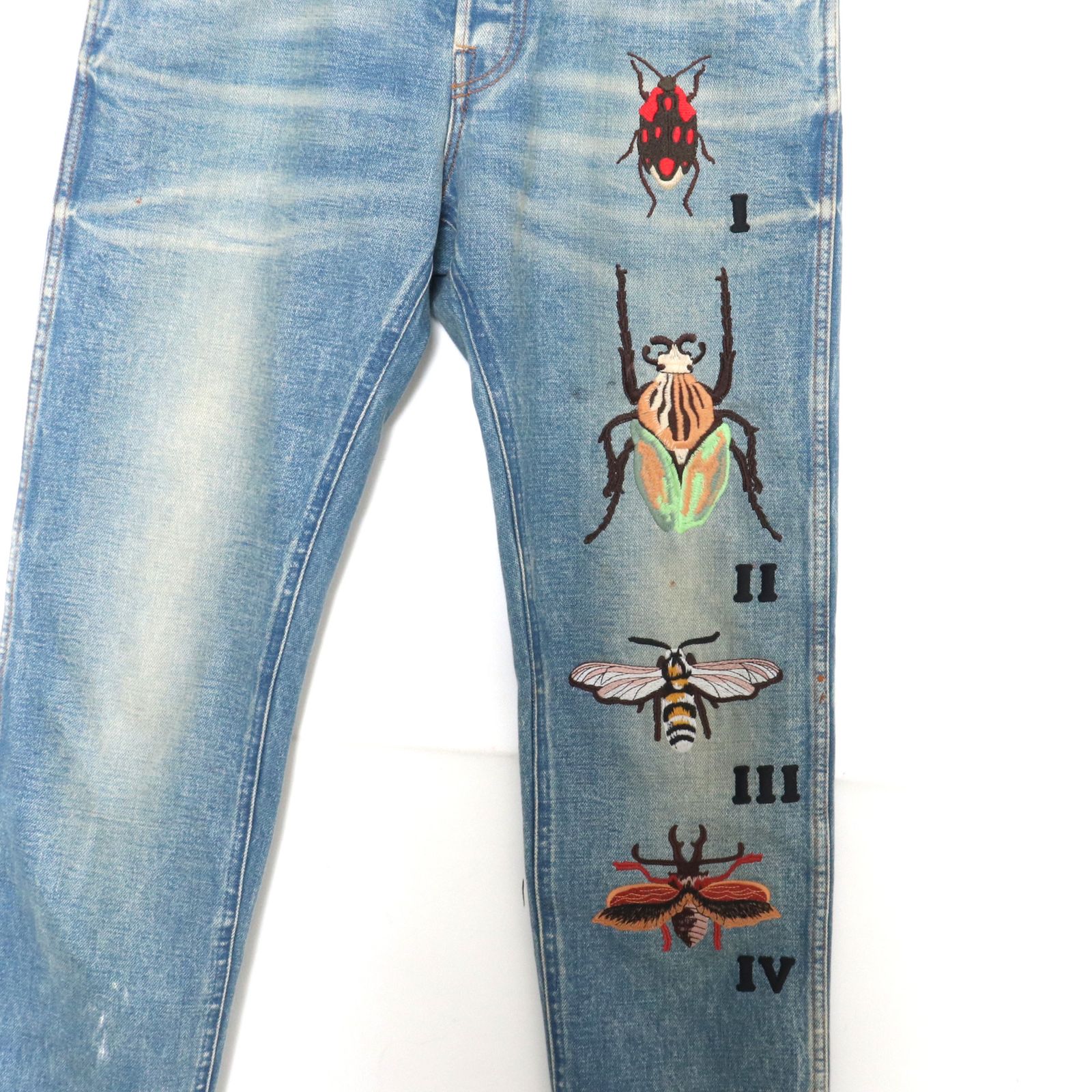 ★送料込★ GUCCI ハート刺繍 デニムパンツ GUCCI Tom Ford デニム パンツ グッチ 刺繍 ハーフパンツ - メルカリ