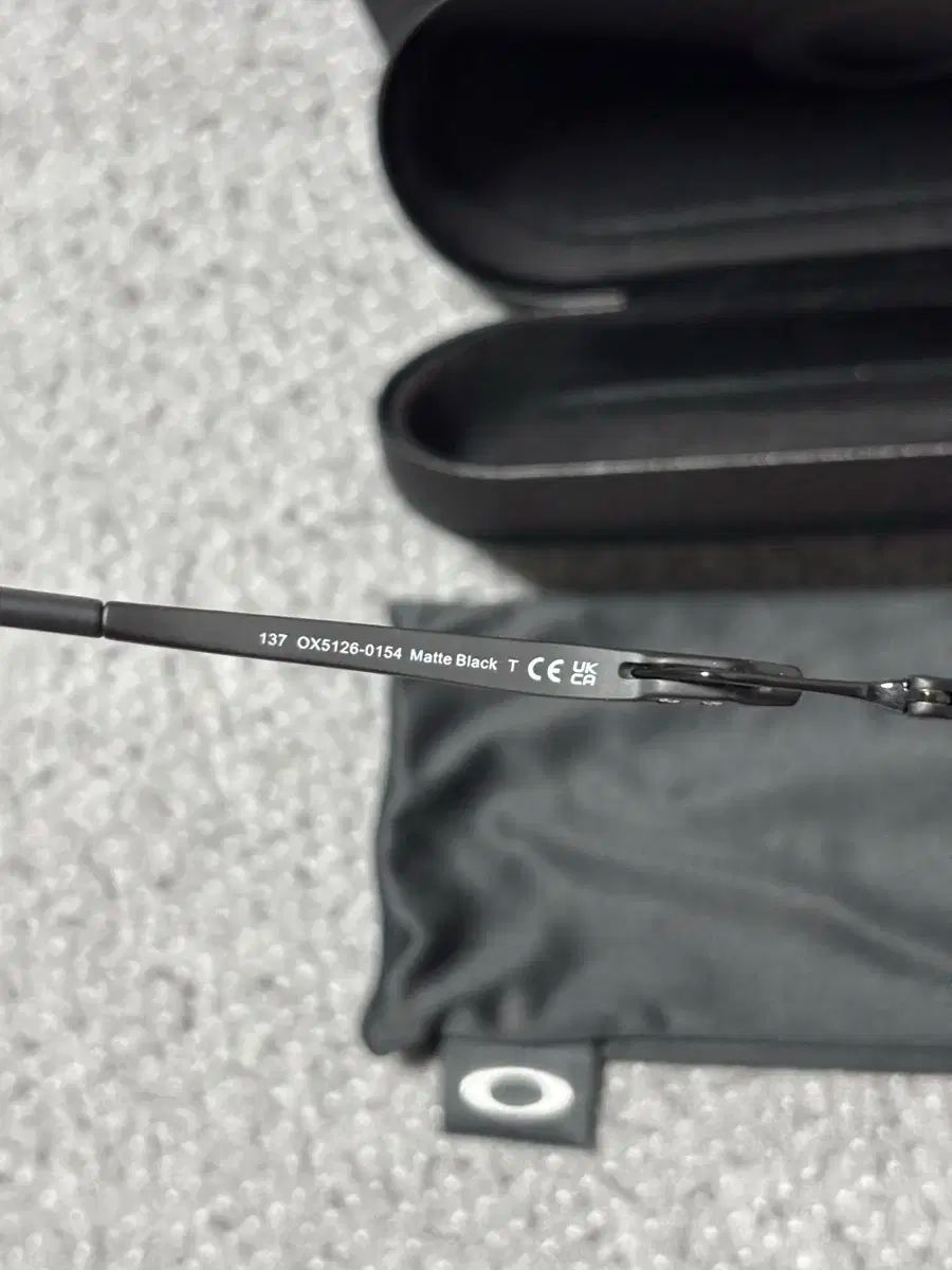 OAKLEY オークリー 縁なしめがね ゲージ 3 1 ox5126 こっけいなシック