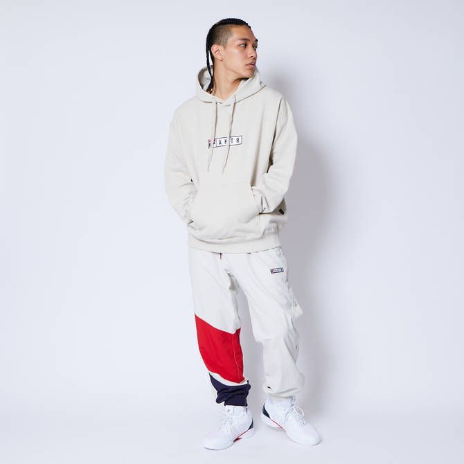 xFILA BOX LOGO SWEAT HOODIE SIZE-S - メルカリ