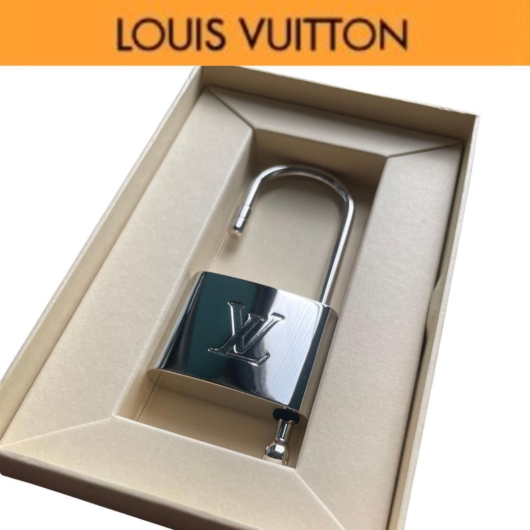 LOUIS VUITTON ルイヴィトン パドロック バックハンガー バックフック メタルシルバー 品