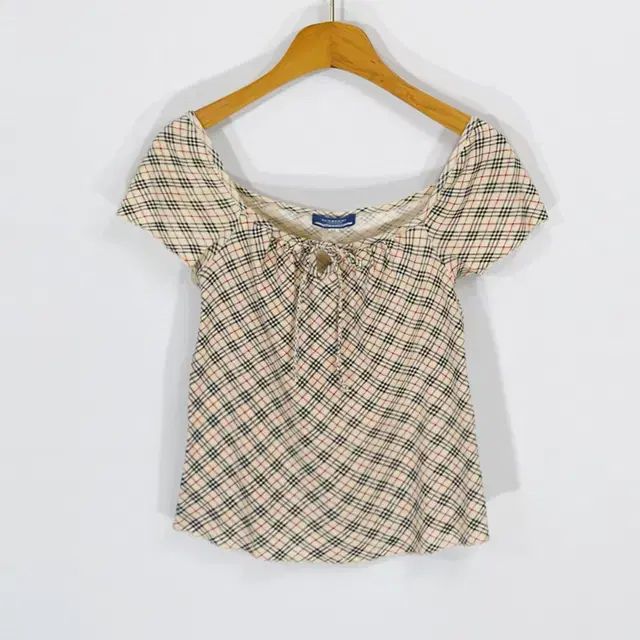 Burberry Blue Label オフショルダートップ