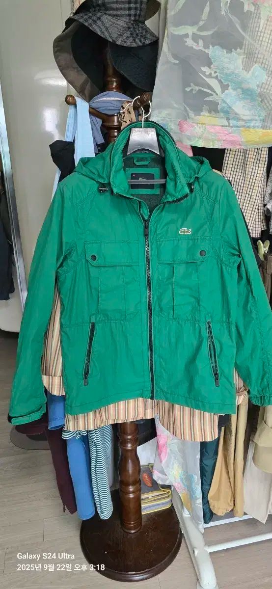 ラコステ ウィンドブレーカー