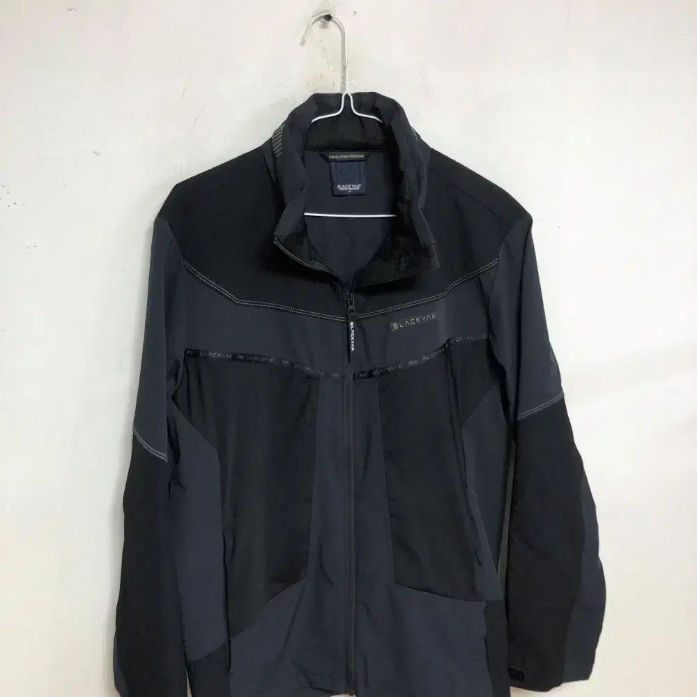 韓国発★新品 BLACK YAK ブラックヤク スポーツウェア トップス M BLACK YAK(ブラックヤク) メンズ ジップアップ ジャケット 95M